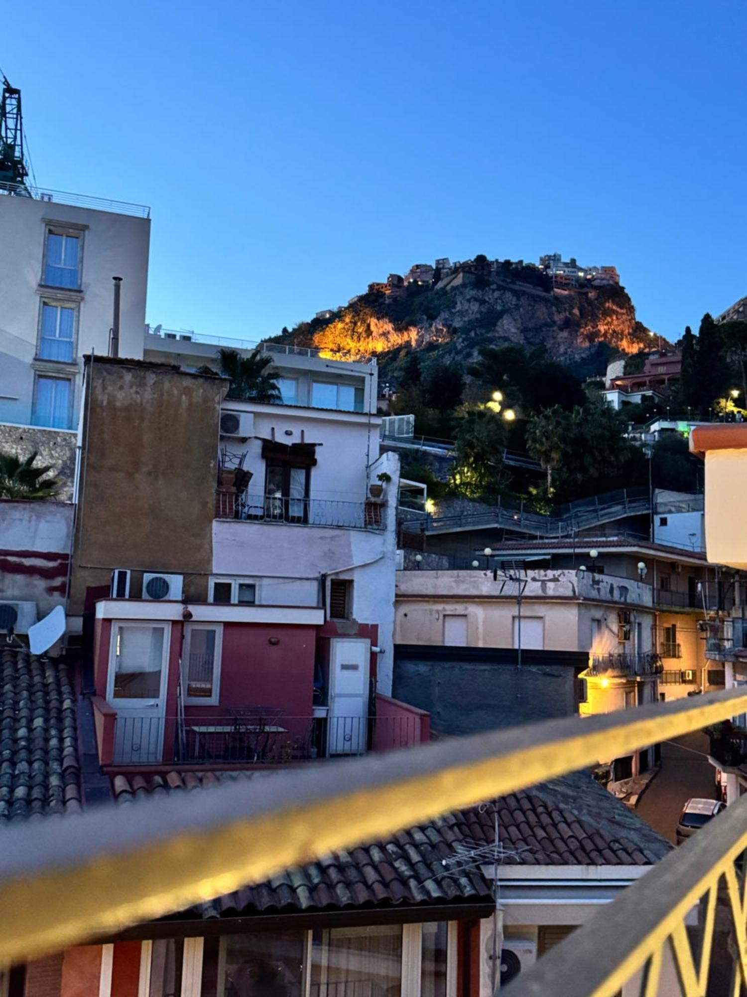 Taormina'S Sun Bed & Breakfast Bagian luar foto