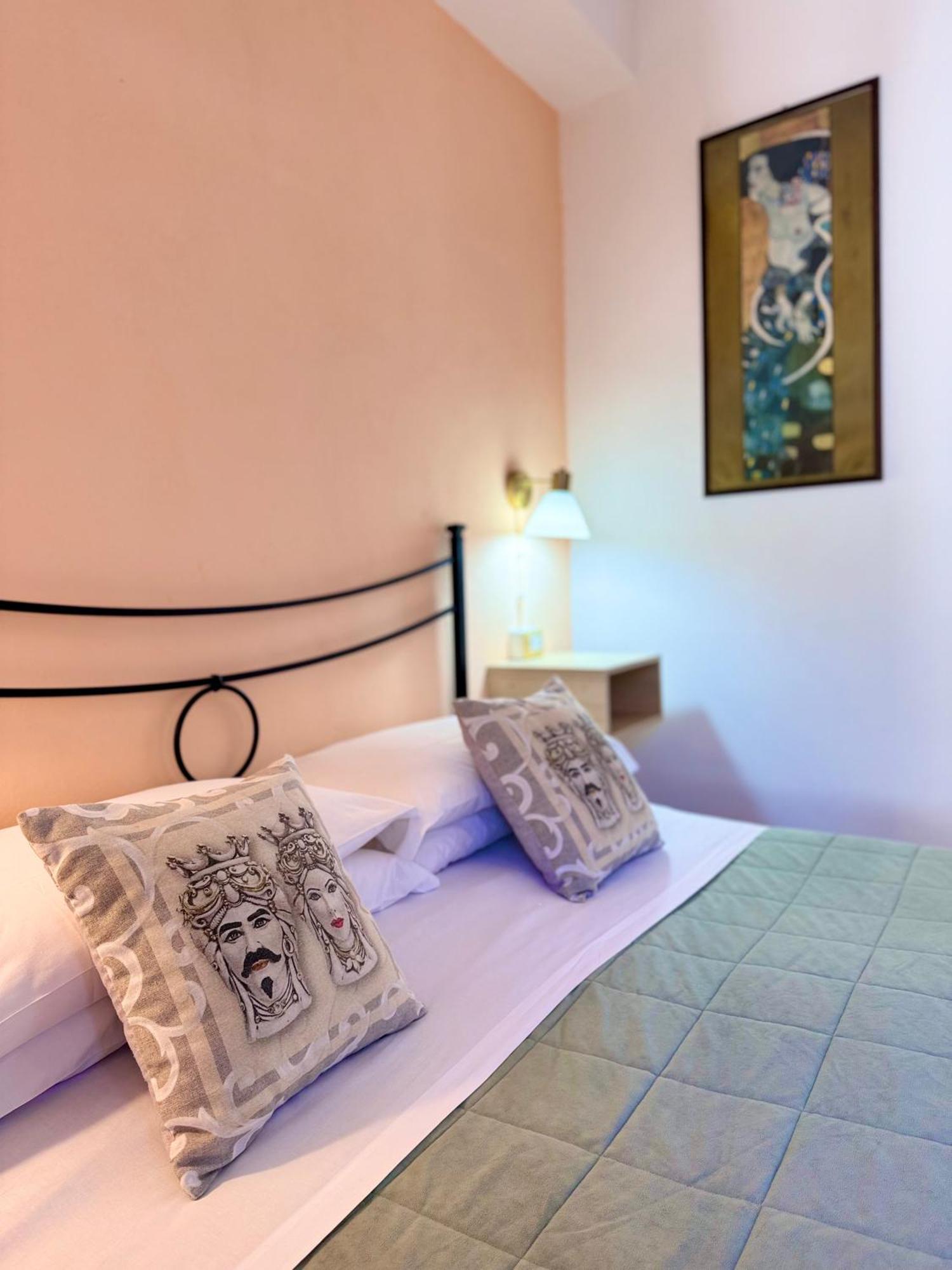 Taormina'S Sun Bed & Breakfast Bagian luar foto