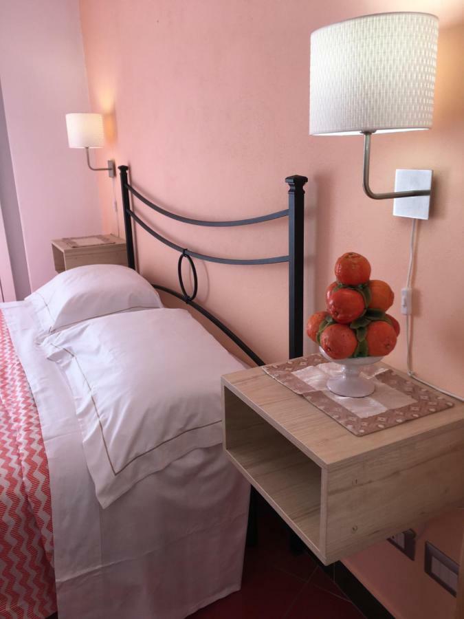 Taormina'S Sun Bed & Breakfast Bagian luar foto